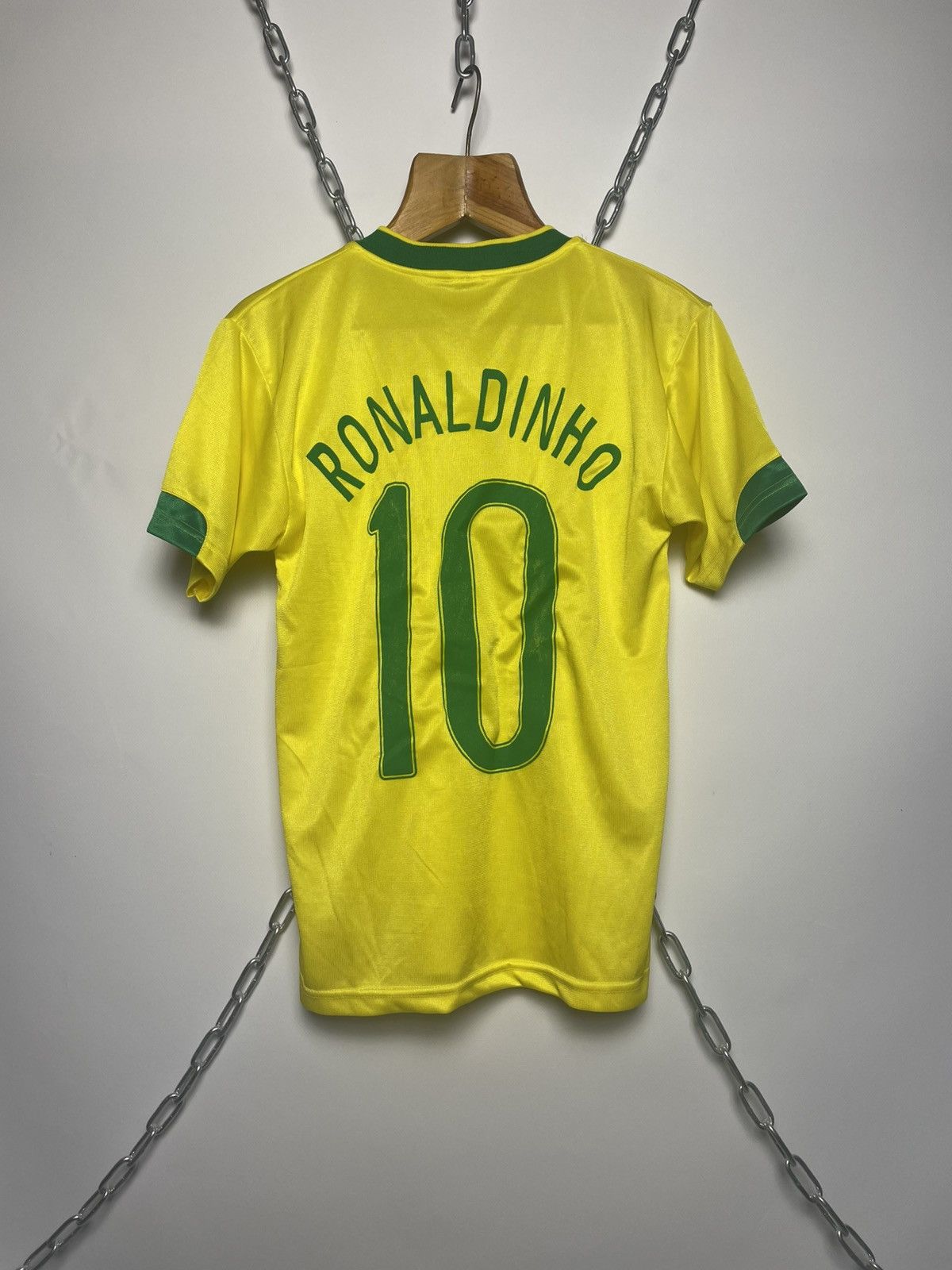 Other 🇧🇷2006 Brazil #10 Ronaldinho Jersey Home Size US M / EU 48-50 / 2 - 3 Thumbnail