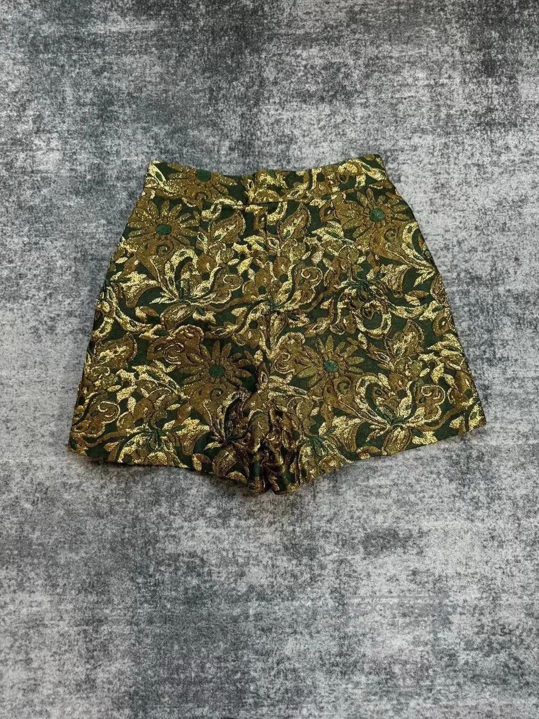Dolce & Gabbana Dolce & Gabbana Intricate Embossed Shorts. Size US 38 / EU 54 - 2 Thumbnail