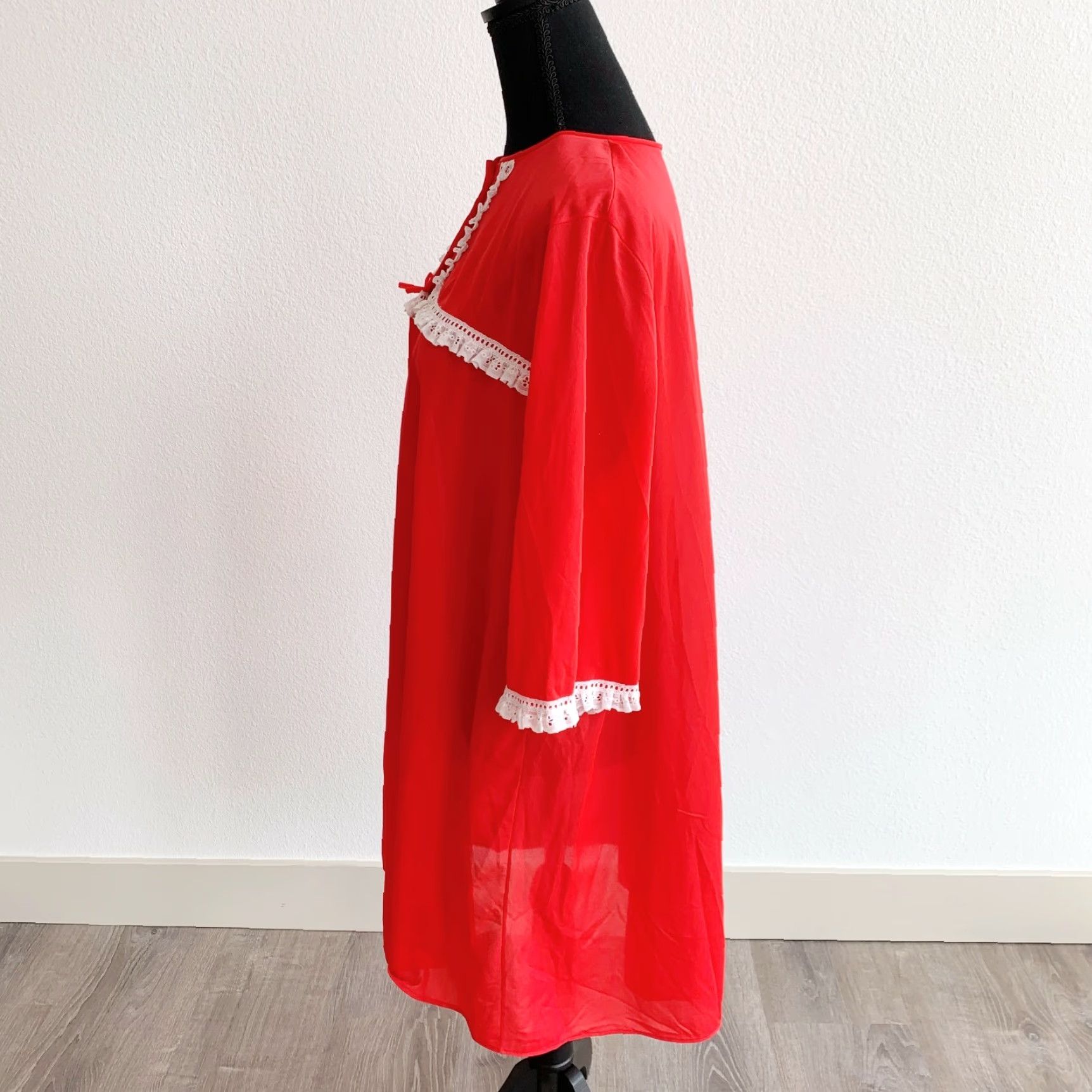 Vintage VINTAGE Lorraine Red White Nylon Lace Nightie Nightgown Robe Set Size Large Ladies Nightgown Set Nylon Lace GoGo 1960s Red Lorraine Mens? Size ONE SIZE - 4 Thumbnail