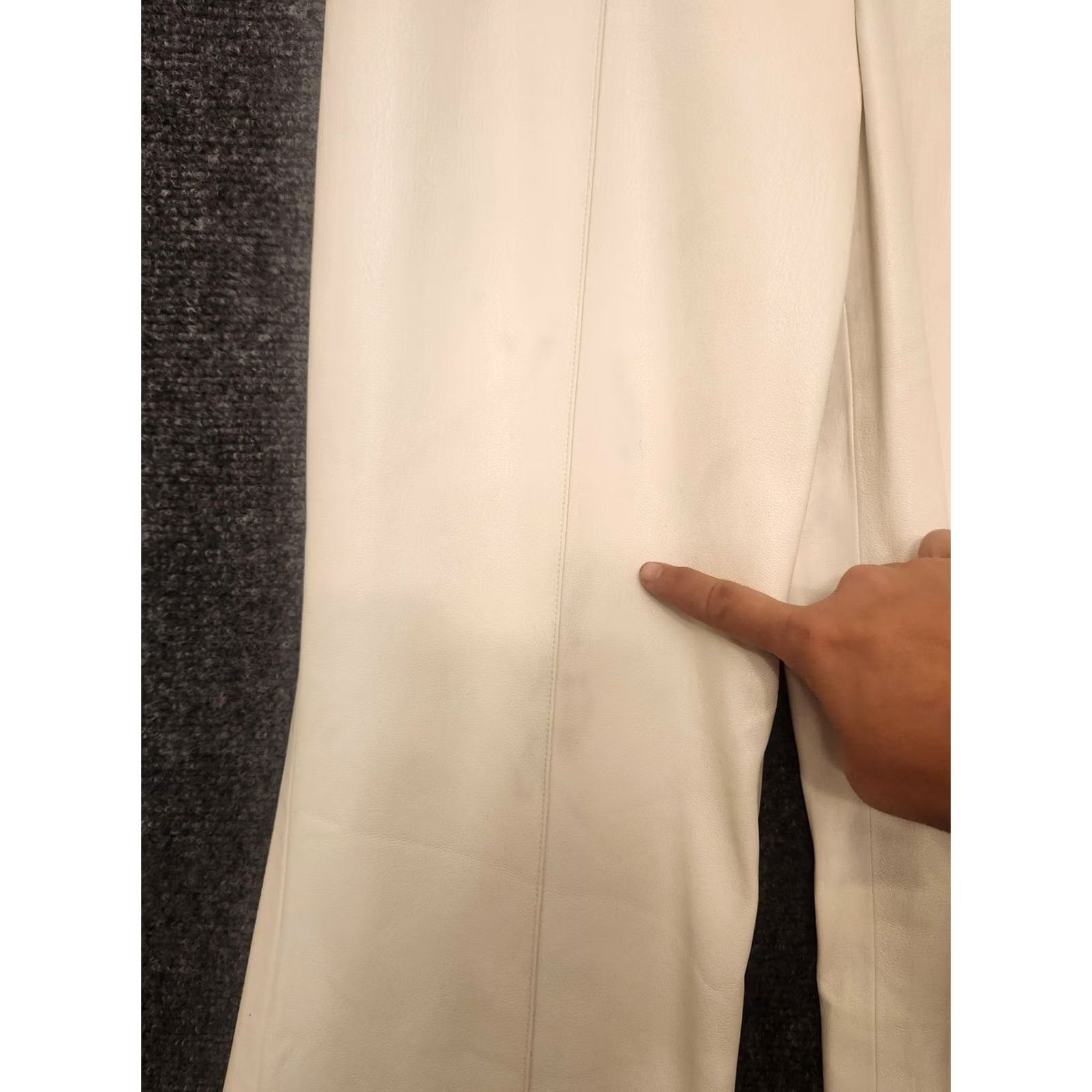 Alice + Olivia Alice + Olivia Pants Womens 0 White Leather Look High Rise Flare Pockets Read Size 25" / US 0 / IT 36 - 4 Thumbnail
