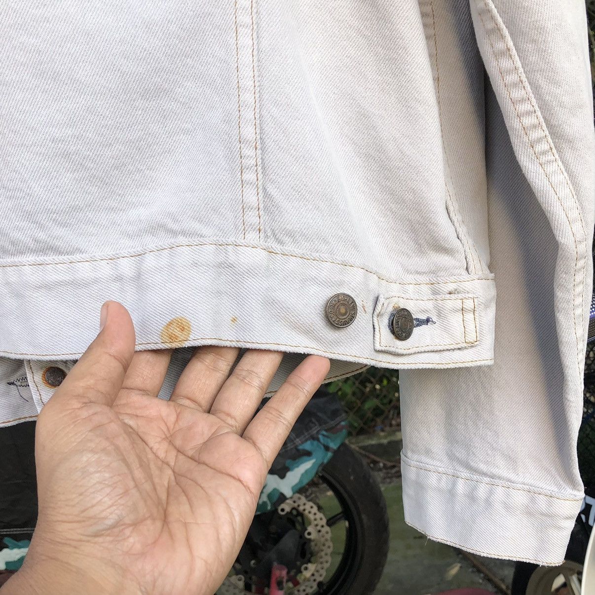 Levi's Vintage Clothing Vintage 1970s Levi's Denim Trucker Jacket Made in U. S. A 🇺🇸 Size US L / EU 52-54 / 3 - 17 Thumbnail