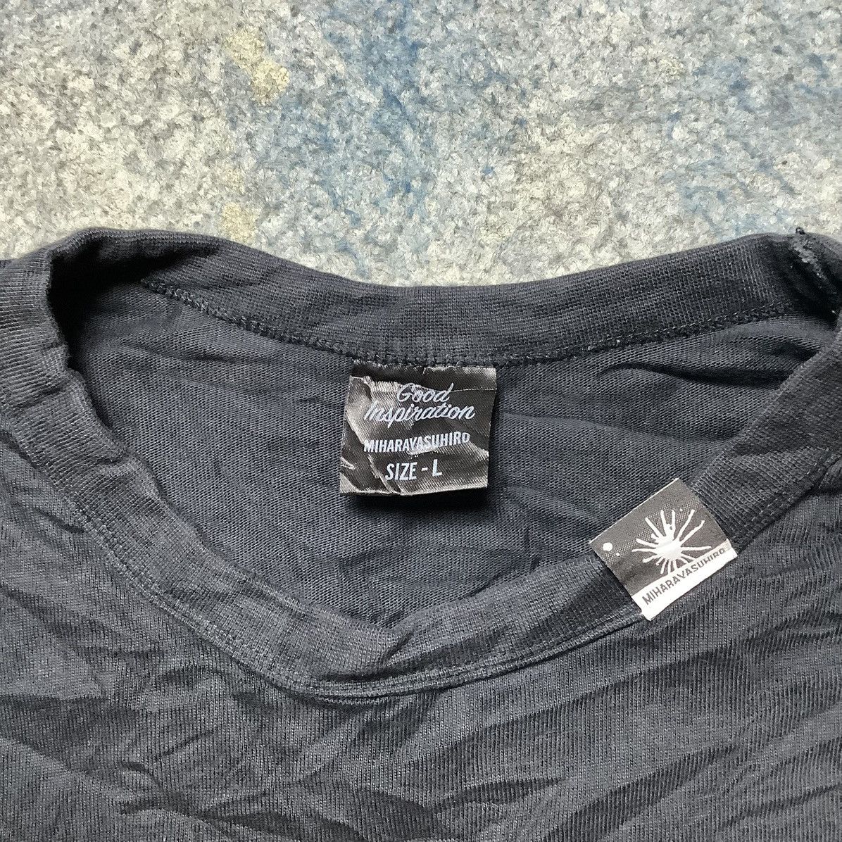 GU × Maison MIHARA YASUHIRO MIHARAYASUHIRO X GU “COMMUNICATION” OVERSIZE T SHIRT Size US L / EU 52-54 / 3 - 3 Thumbnail