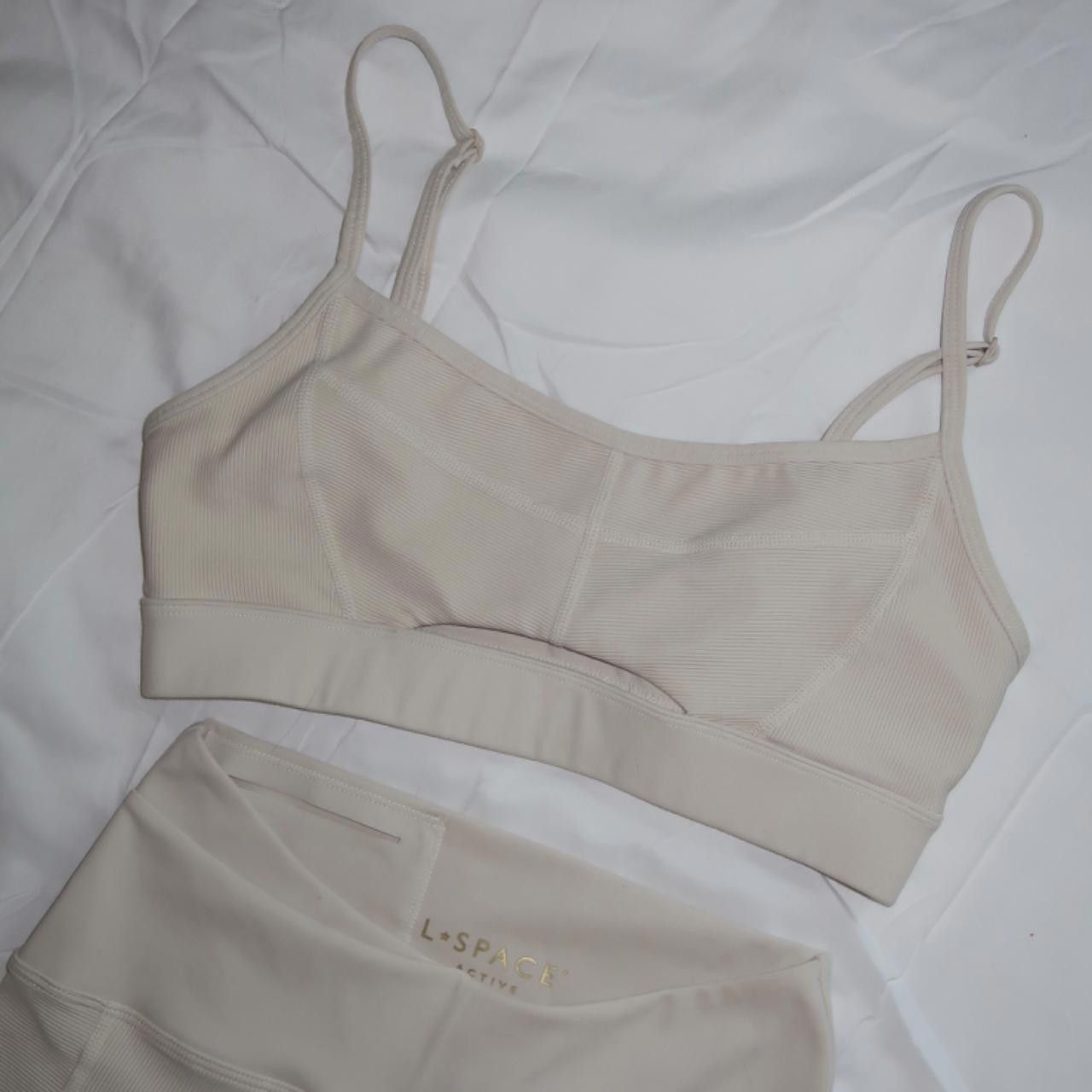 Designer cream LSPACE sports bra and leggings set *originally $200* Size 28" / US 6 / IT 42 - 3 Thumbnail