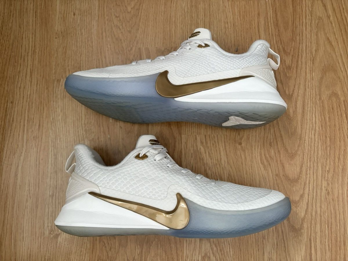 Nike Nike Kobe Mamba Focus Metallic Gold Size US 7.5 / EU 40-41 - 2 Thumbnail