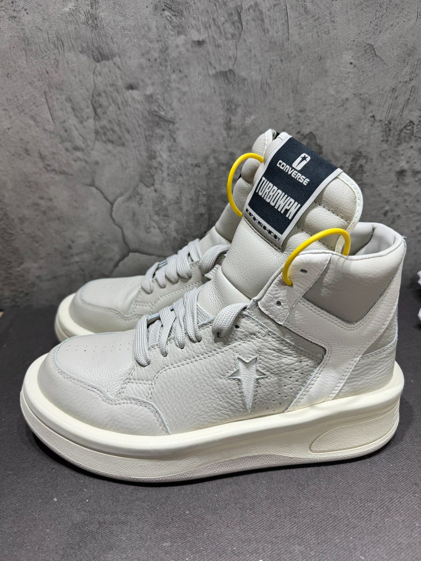 Converse Converse Collab White Hitop Sneakers 41 Men Size US 8.5 / EU 41-42 - 1 Thumbnail