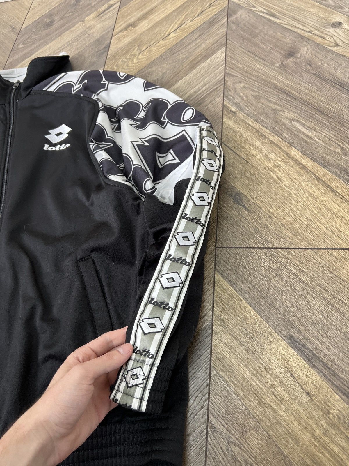 Lotto Sport Vintage Lotto Track Jacket black white big logo sport 90s Size US L / EU 52-54 / 3 - 7 Thumbnail