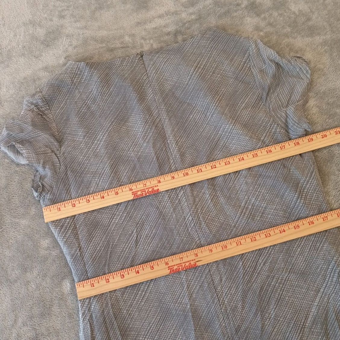 Vintage Chelsea Cambell Maxi Dress Long Gray Silk Lined 12 Geometric Short Sleeve Round Neck Zip Women Size 34" / US 12 / IT 48 - 7 Thumbnail