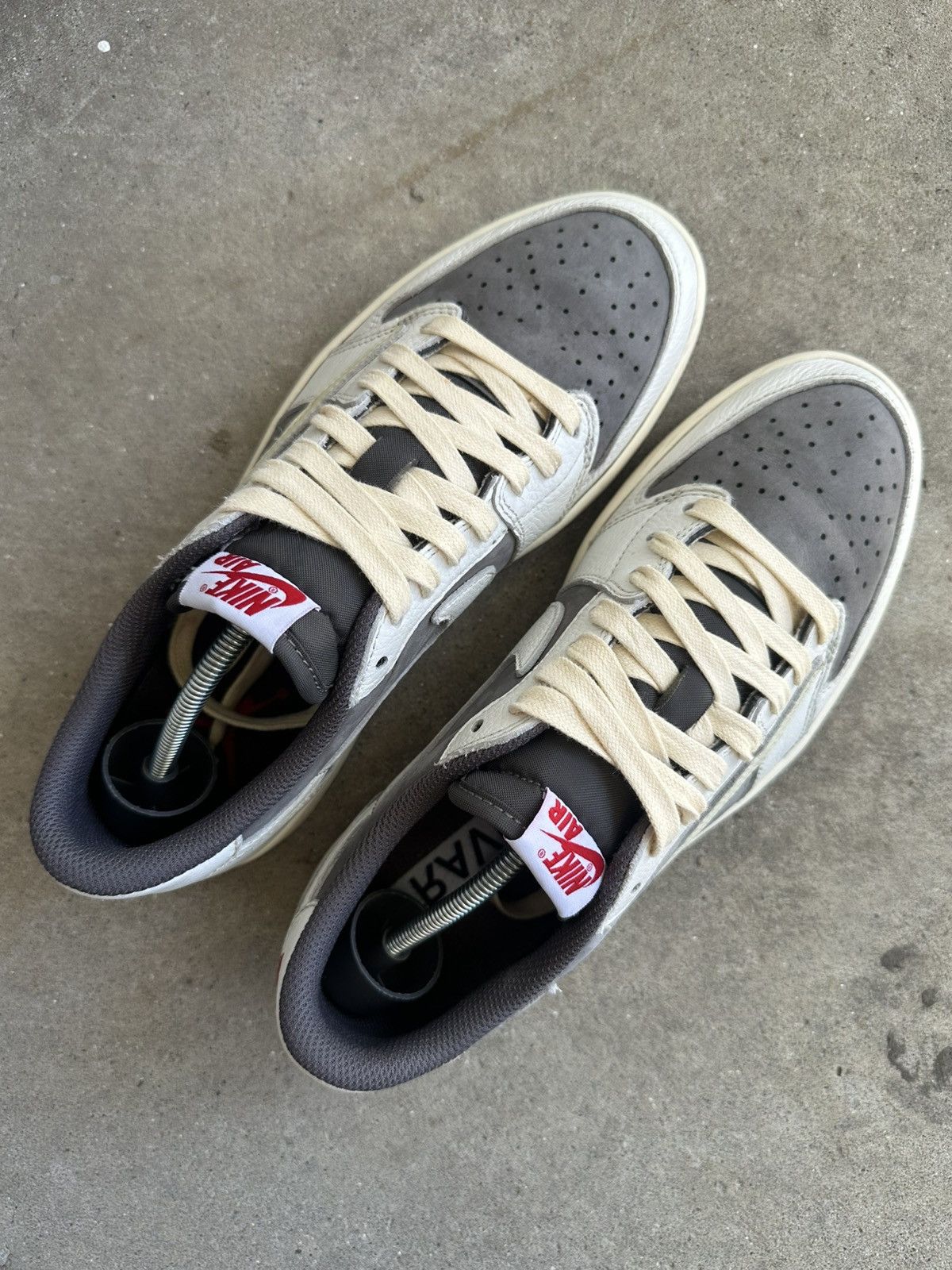 Jordan Brand × Travis Scott Jordan 1 Retro Low OG SP Travis Scott Reverse Mocha size 9 Size US 9 / EU 42 - 3 Thumbnail