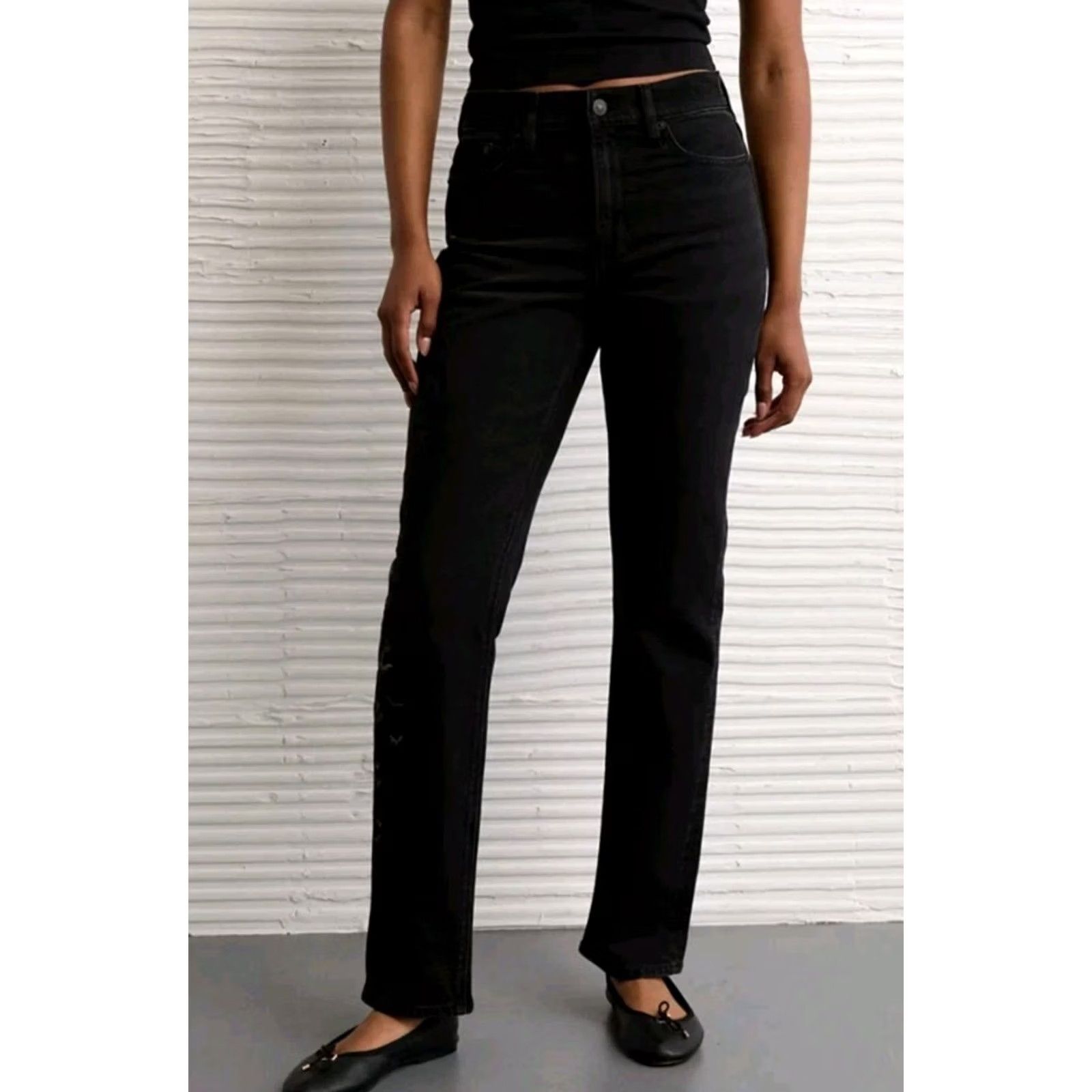 American Eagle Outfitters VINTAGE American Eagle Super High Rise Stretch Straight Bat Embroidered Jeans Sz 2 Short Size 26" / US 2 / IT 38 - 4 Thumbnail