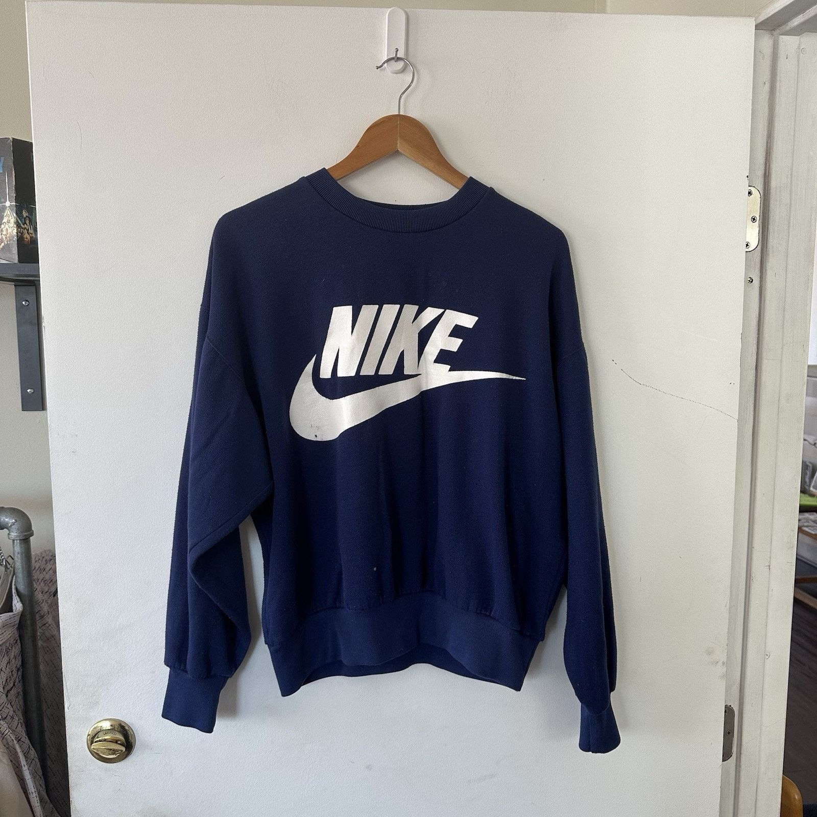 Nike × Vintage 90s Navy Nike Logo Crewneck Size M Fits XL OF Size US M / EU 48-50 / 2 - 1 Thumbnail