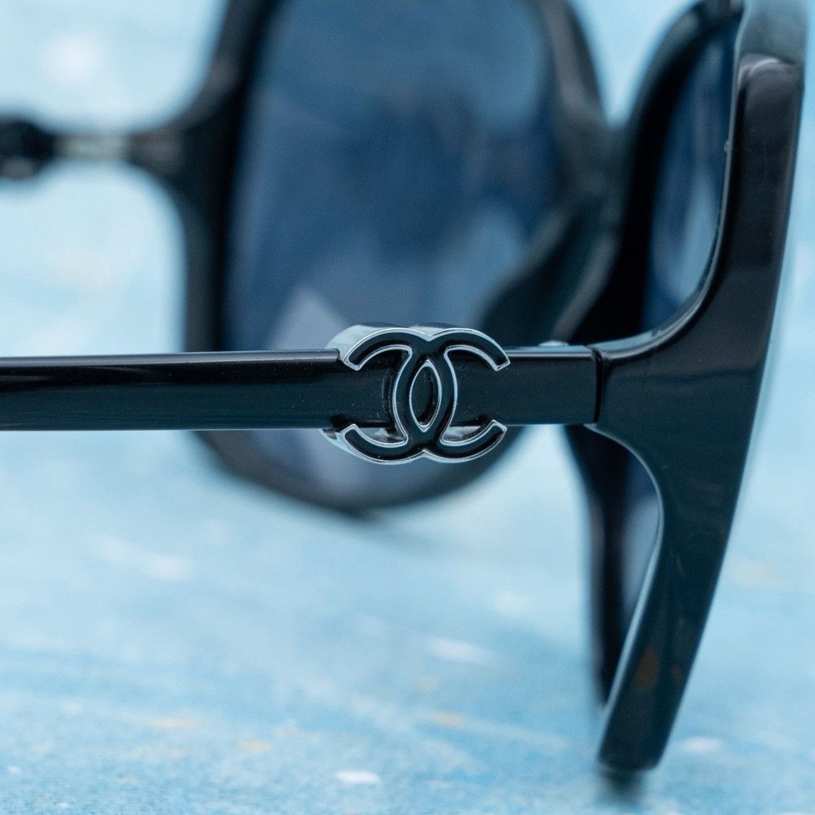 Chanel Iconic chanel logo black women’s vintage sunglasses Size ONE SIZE - 6 Thumbnail