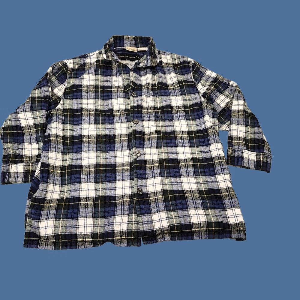 Vintage VINTAGE? No. LL Bean Shirt Mens Large Blue Green Plaid Flannel Button Front L REG Size US L / EU 52-54 / 3 - 1 Thumbnail
