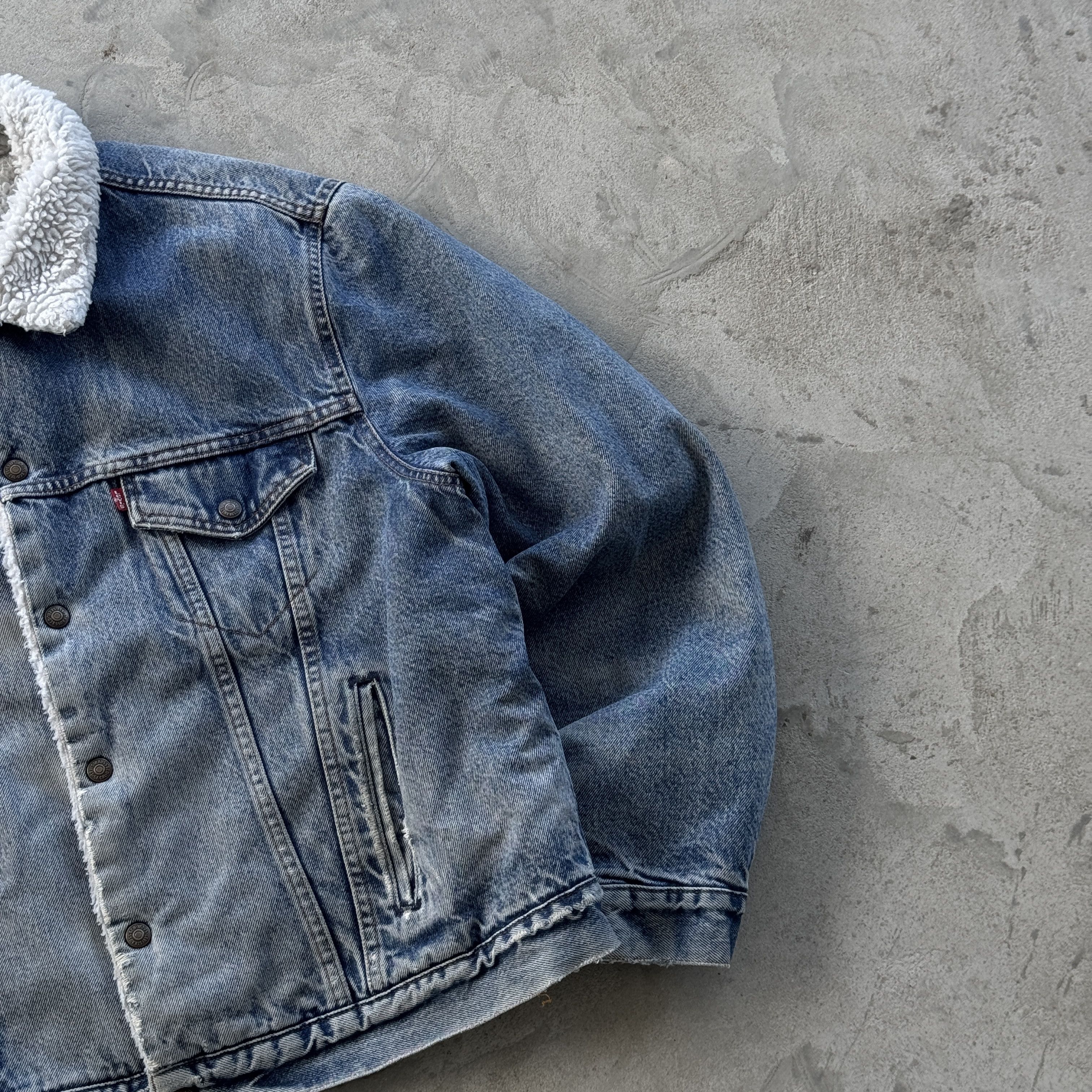Levi's Levi's Vintage Made In USA Sherpa Denim Trucker Jacket 48 Size US L / EU 52-54 / 3 - 2 Thumbnail