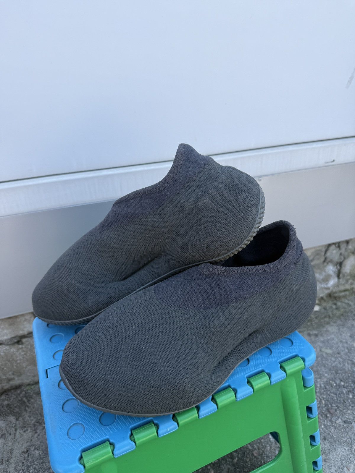 Yeezy Aidas Yezzy Knit Runner Sneaker Size US 9.5 / EU 42-43 - 9 Thumbnail