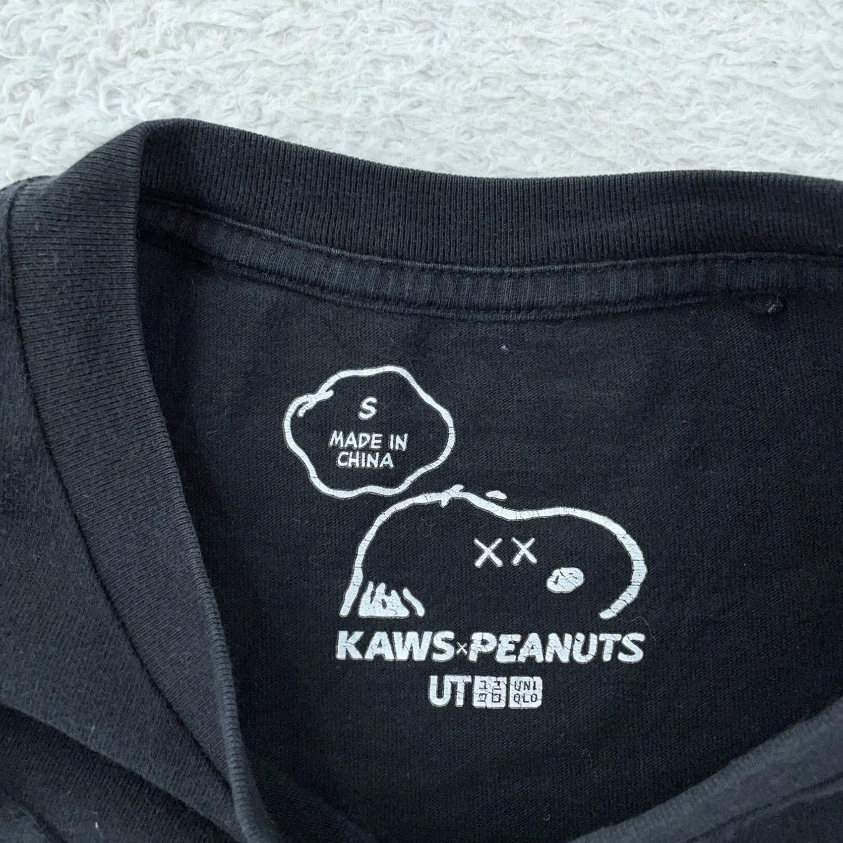 Uniqlo KAWS x Peanuts Shirt XS Black Uniqlo UT Snoopy Embroidered Pocket Tee Size US XS / EU 42 / 0 - 8 Thumbnail