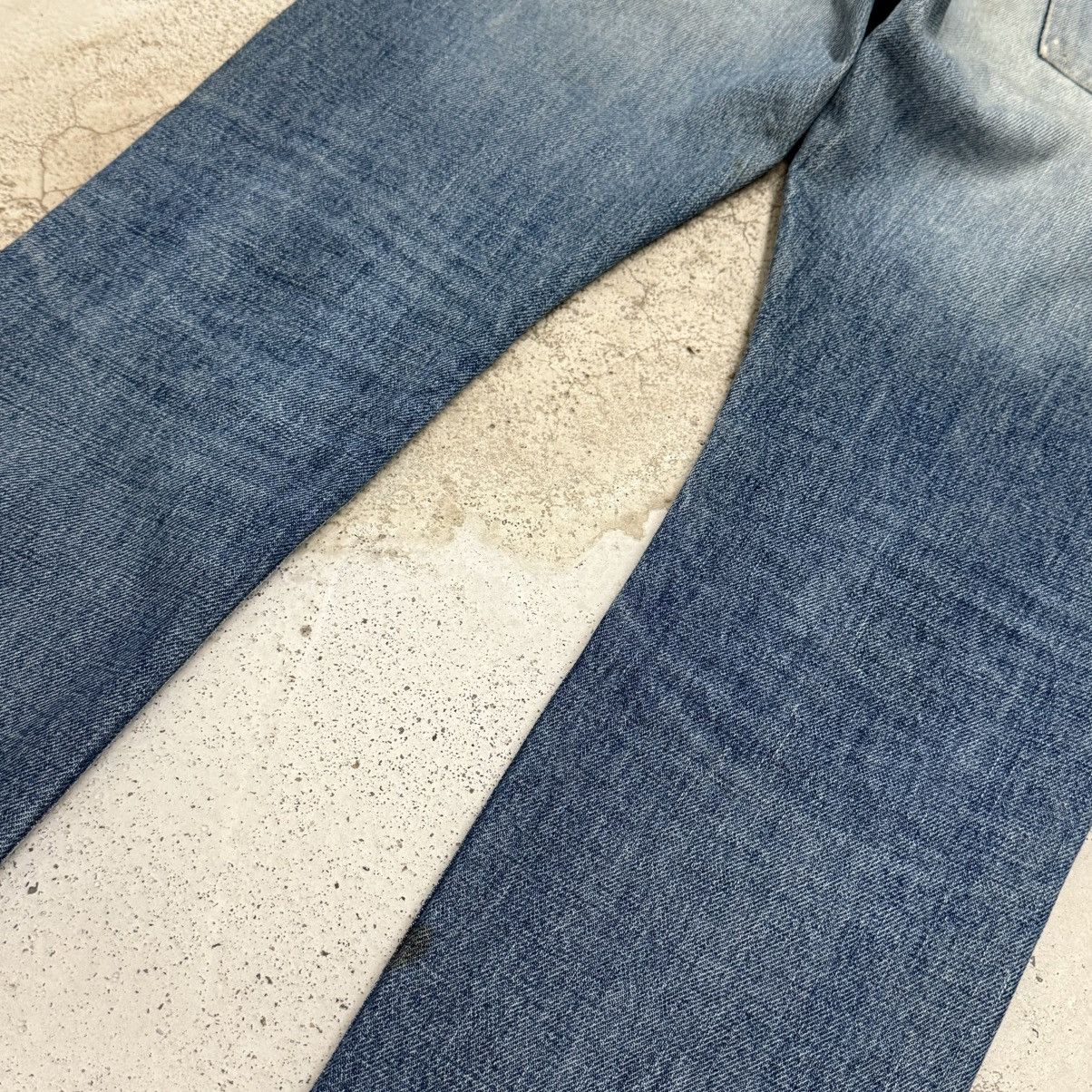 Japanese Brand DMG Buttonfly Slim Straight Distressed Denim Pants Size 26" / US 2 / IT 38 - 12 Thumbnail