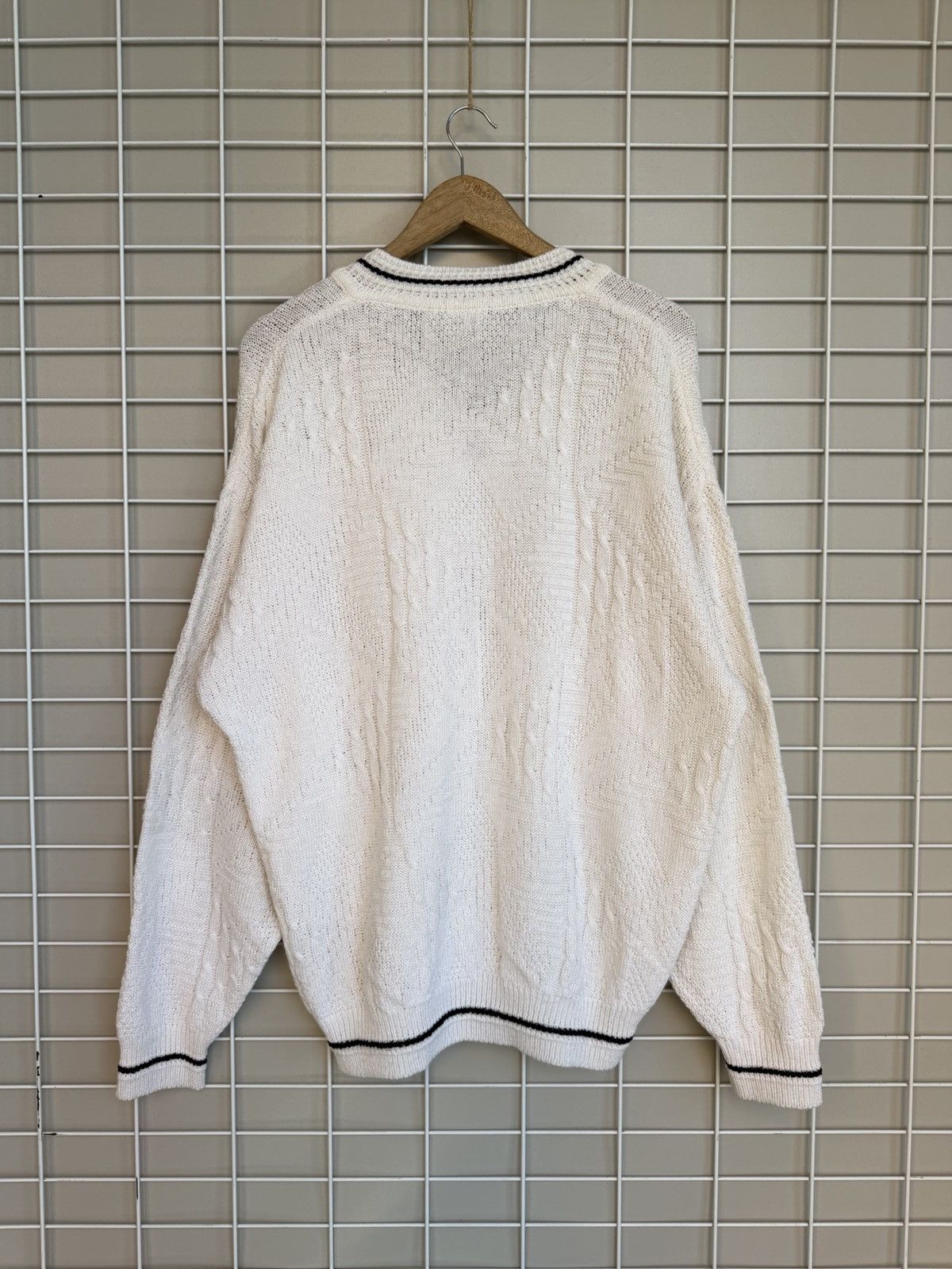 Yves Saint Laurent Yves Saint Laurent V-Neck Vintage Knit Sweater Mens Size XL Size US XL / EU 56 / 4 - 7 Thumbnail