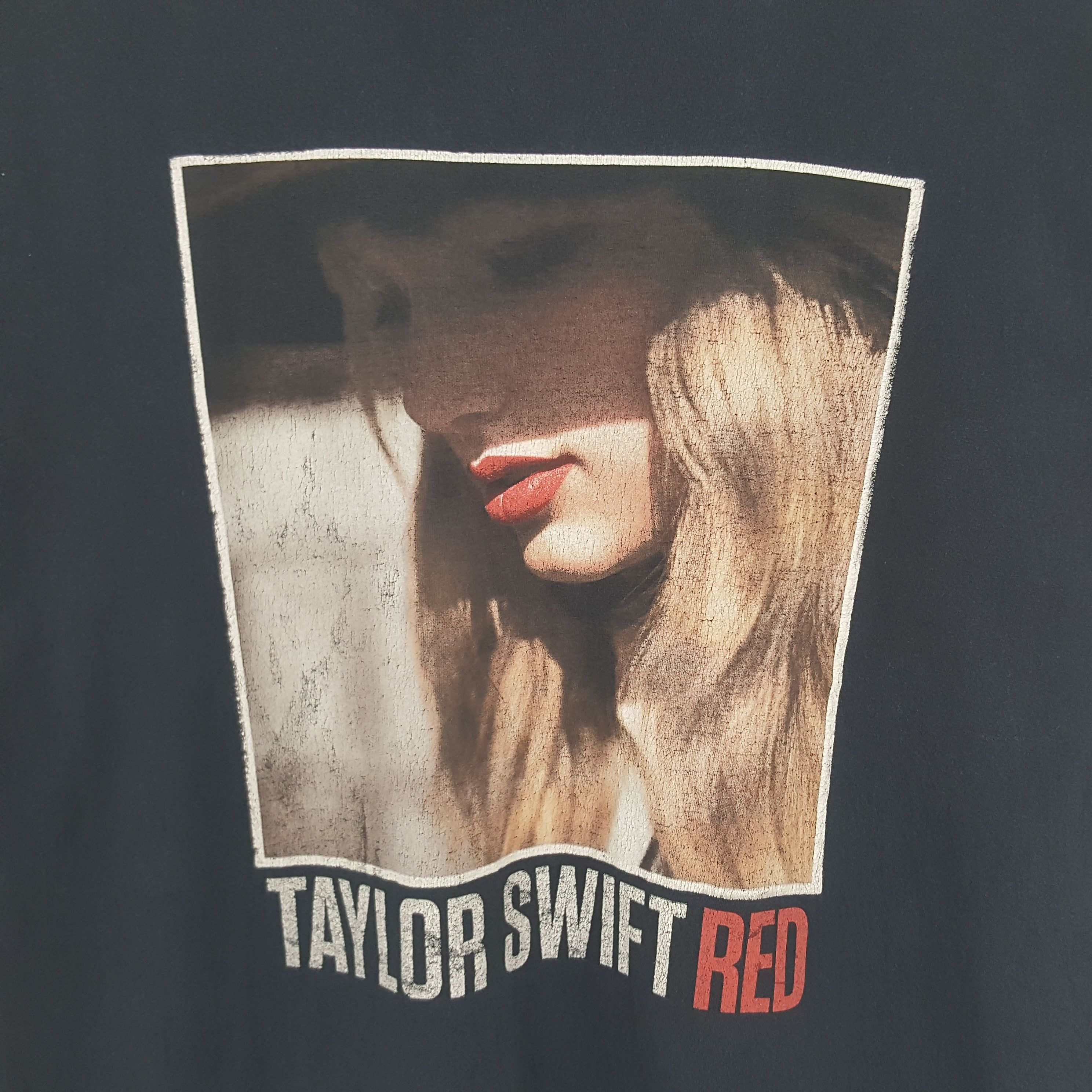 Band Tees × Vintage Vintage Taylor Swift Red Solo Singer Songwriter Tshirt Size US L / EU 52-54 / 3 - 2 Thumbnail