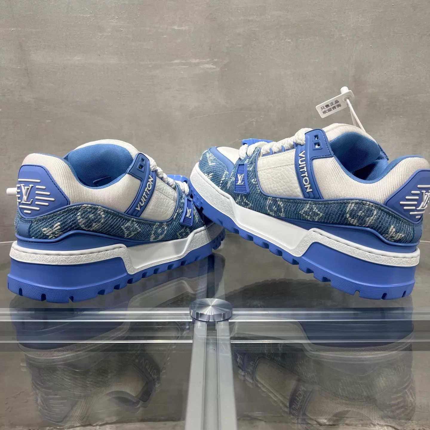 Louis Vuitton LV Trainer Maxi White Blue Denim New Worn 1x 40 Size US 7 / EU 40 - 5 Thumbnail