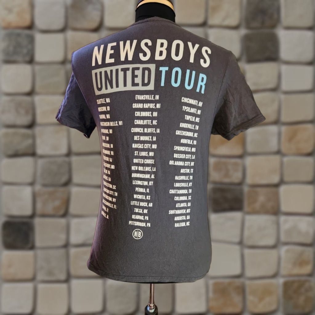 Vintage Newsboys United 2019 World Tour Gray Short Sleeve T-Shirt S Mens District Cotton Graphic Print Short Sleeve Crew Neck Vintage No Size US S / EU 44-46 / 1 - 1 Thumbnail