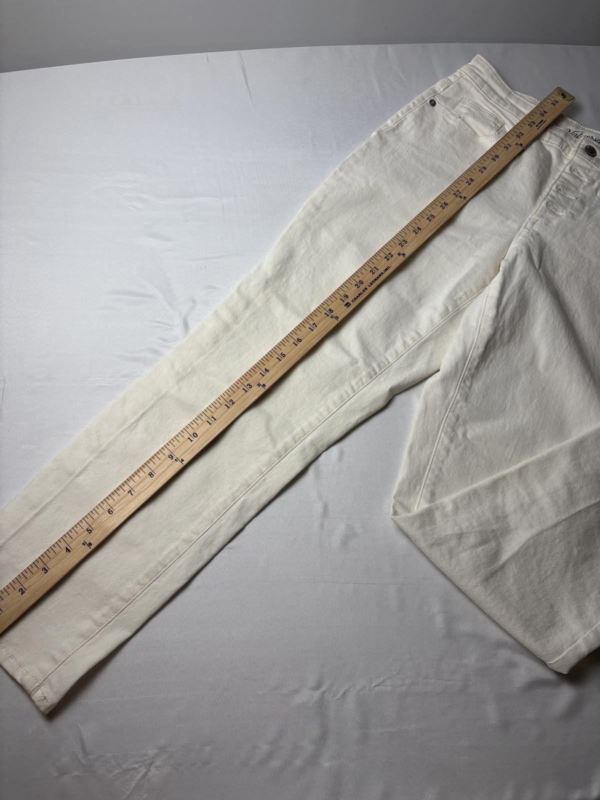 Target Basics White/ cream straight legged denim Size 28" / US 6 / IT 42 - 8 Thumbnail