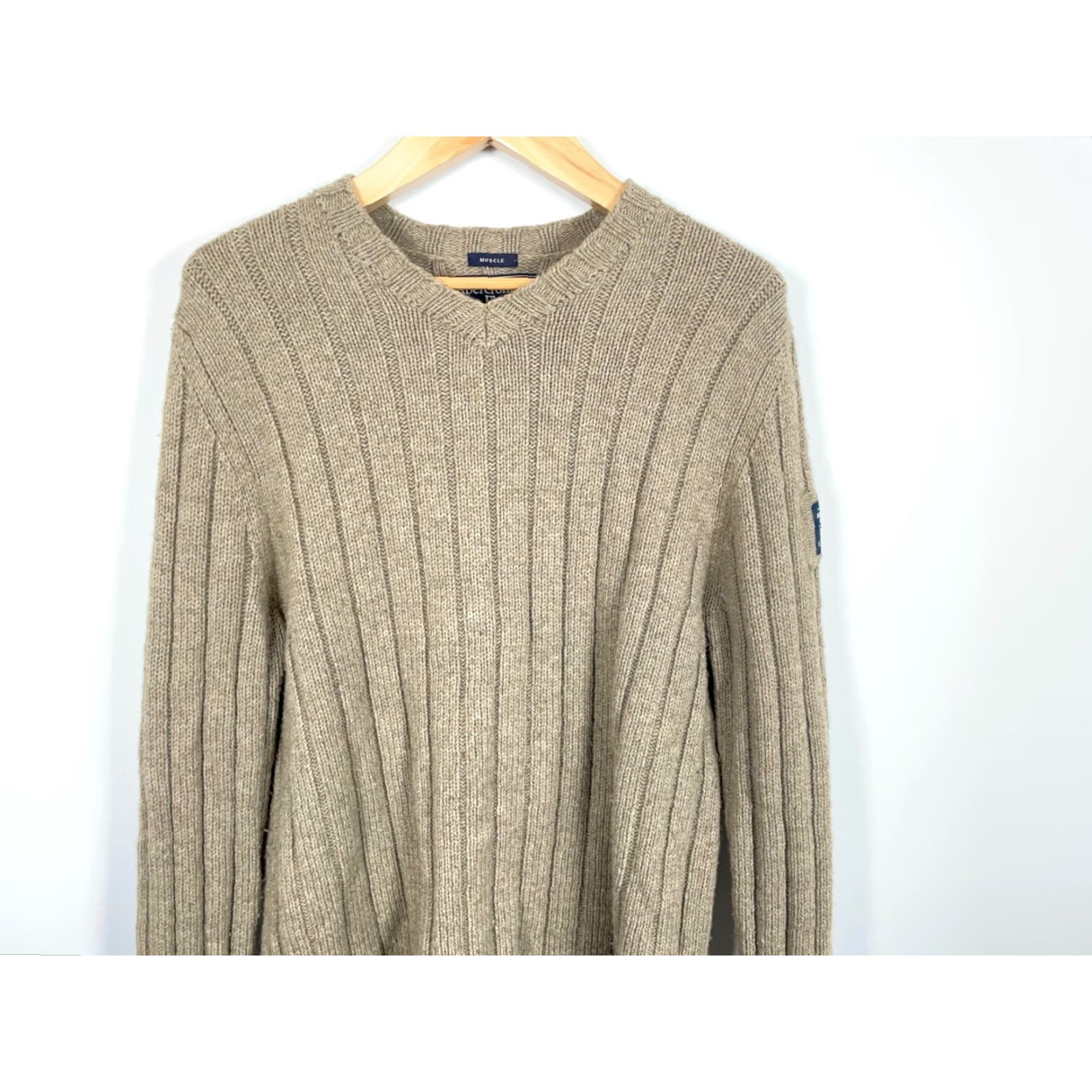 Abercrombie & Fitch Abercrombie & Fitch Lambs Wool Sweater Men's XL Beige Muscle Fit Slim V-Neck Mens Size US XL / EU 56 / 4 - 4 Thumbnail