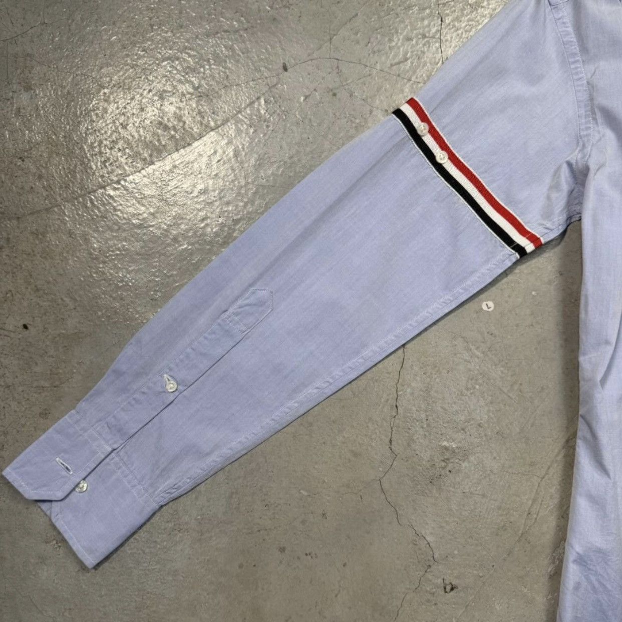 Thom Browne THOM BROWNE Men's Stripe Armband Patch Button-Up Shirt SZ 1 Size US S / EU 44-46 / 1 - 5 Thumbnail