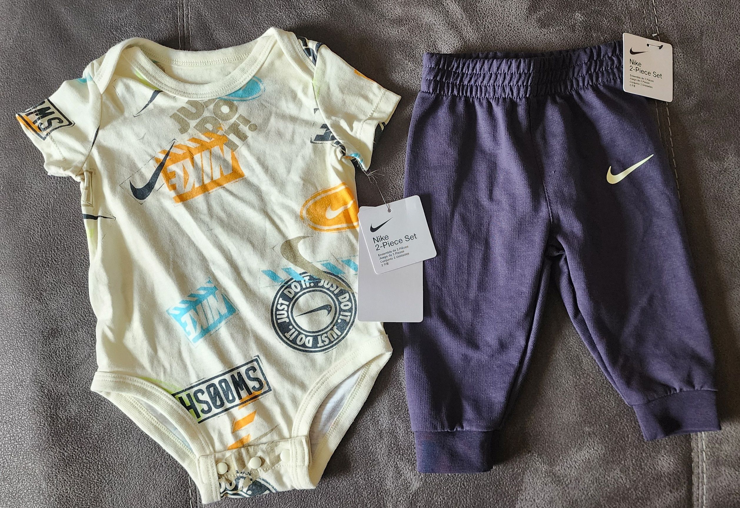 Nike NWT Nike 2 Piece Set Onesie & Pants 6 Months Baby Outfit Size US XXS / EU 40 - 1 Thumbnail