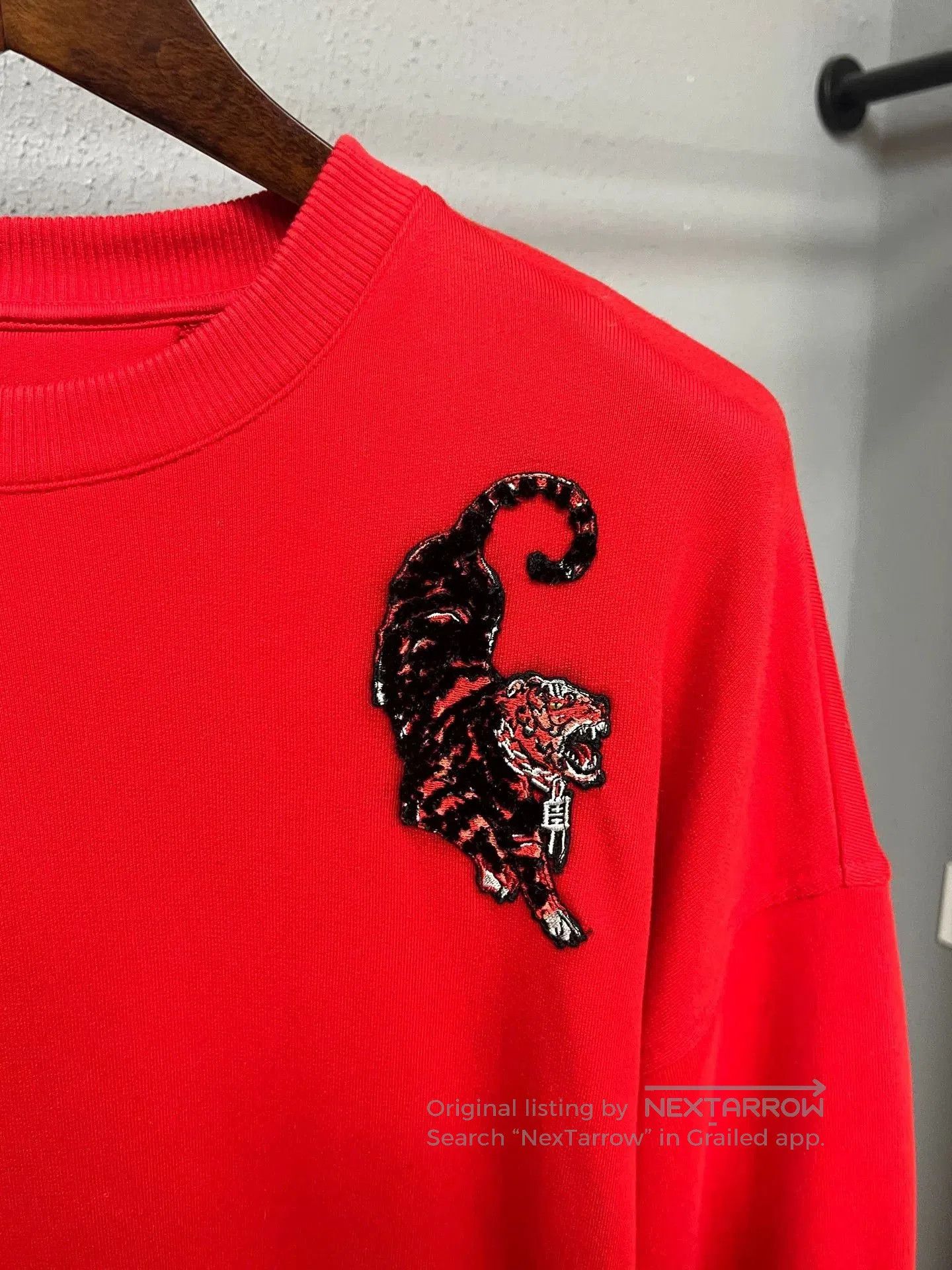 Givenchy givenchy red tiger embroidery sweatshirt. Size US M / EU 48-50 / 2 - 3 Thumbnail