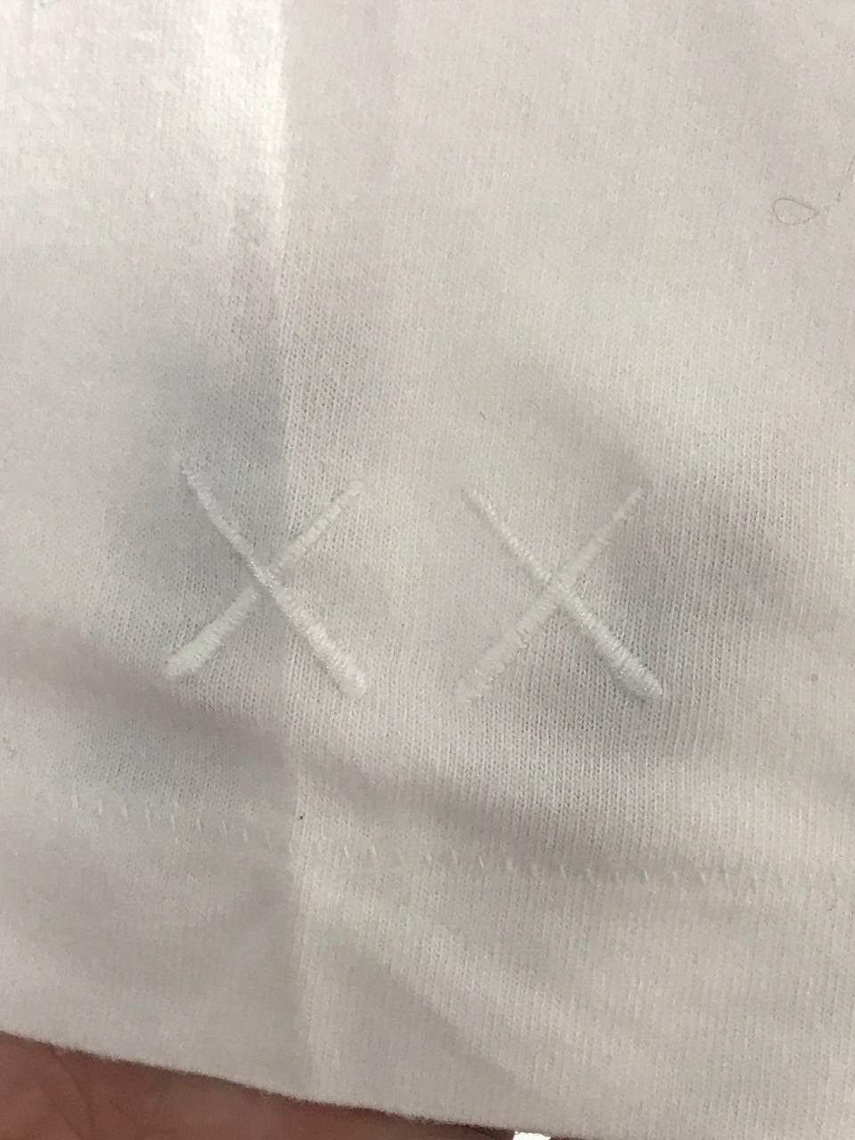 Japanese Brand × Kaws × Uniqlo kaws Size US XL / EU 56 / 4 - 4 Thumbnail