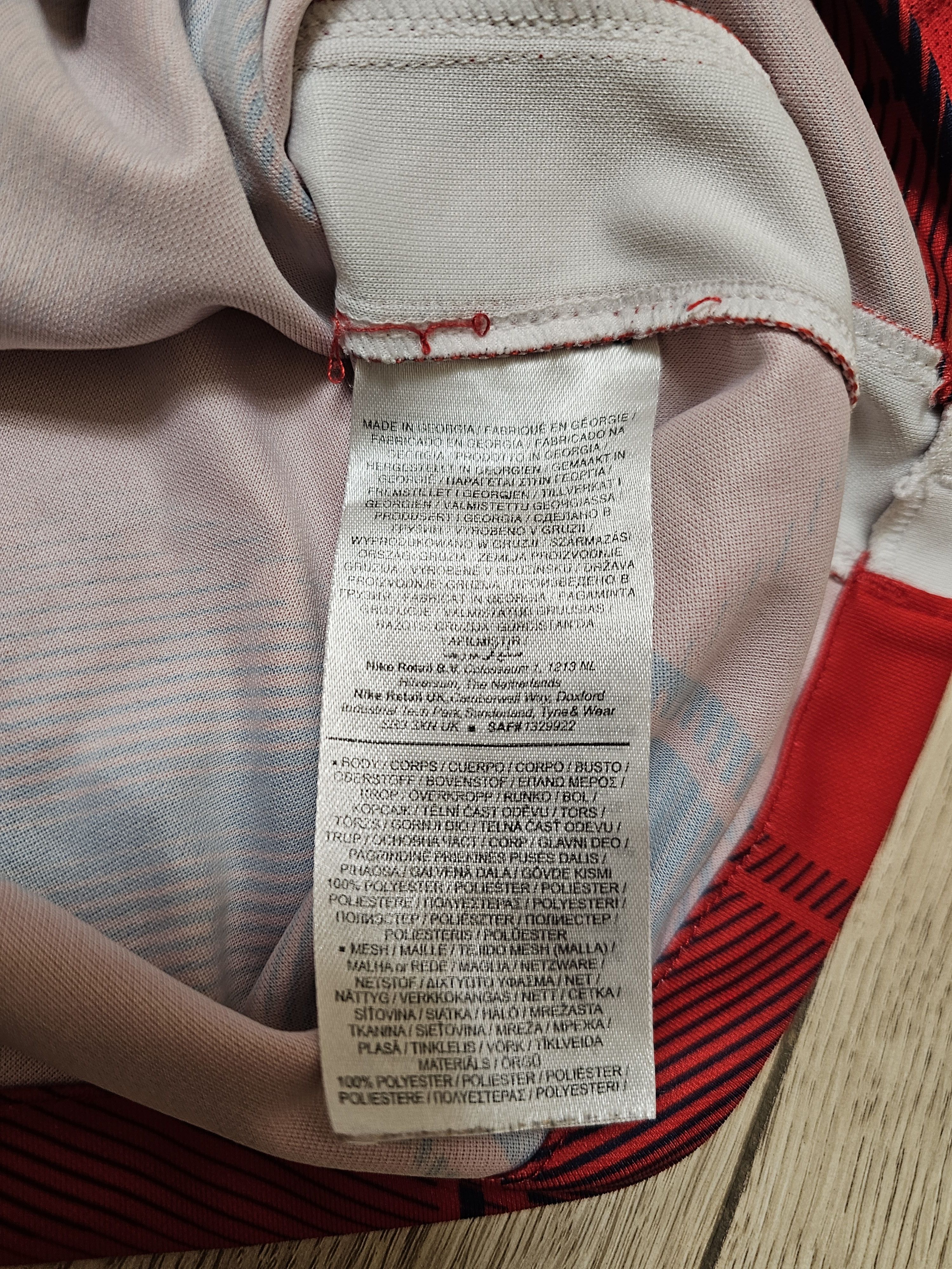 Nike BIRMINGHAM CITY 2022 2023 AWAY FOOTBALL JERSEY SOCCER JERSEY Size US S / EU 44-46 / 1 - 8 Thumbnail