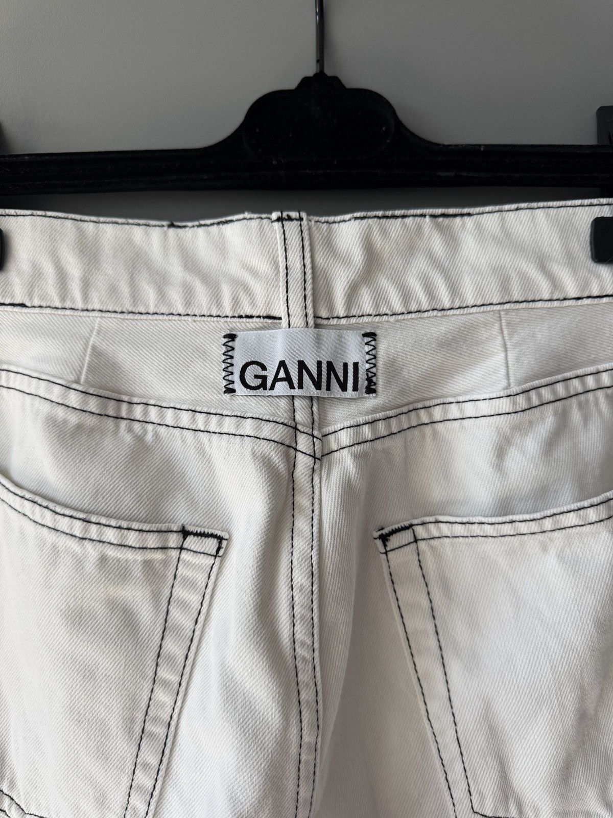 Ganni Ganni Mid-Rise Wide-Leg Off-White Back Logo Jeans Size 25" / US 0 / IT 36 - 5 Thumbnail
