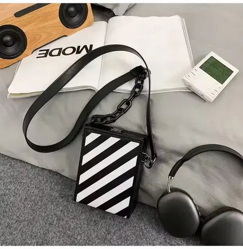 Japanese Brand PU leather diagonal stripe shoulder box bag Size ONE SIZE - 3 Thumbnail