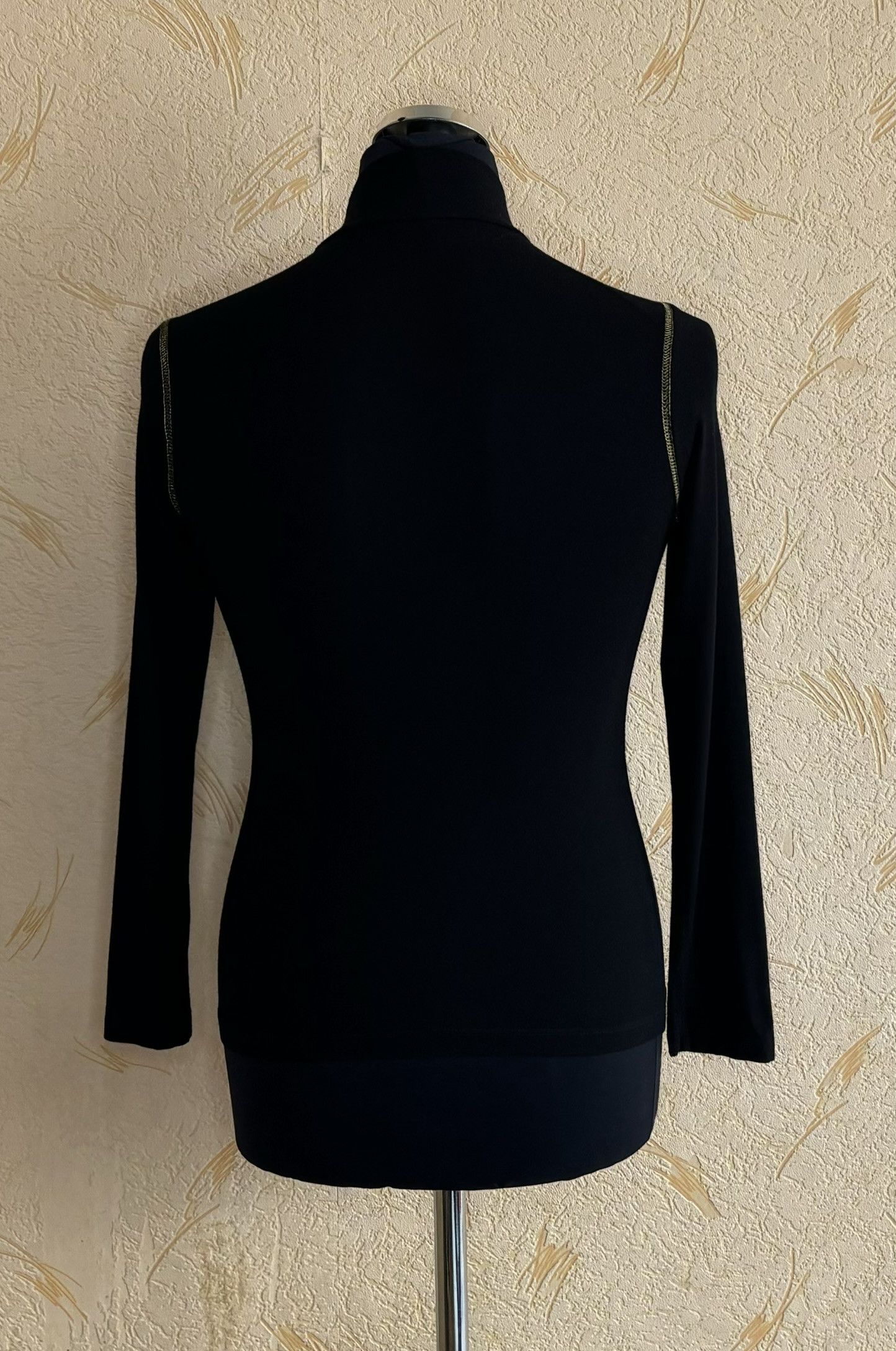 Victoria Beckham Victoria Beckham black blouse gold silver sequins size M Size M / US 6-8 / IT 42-44 - 2 Thumbnail