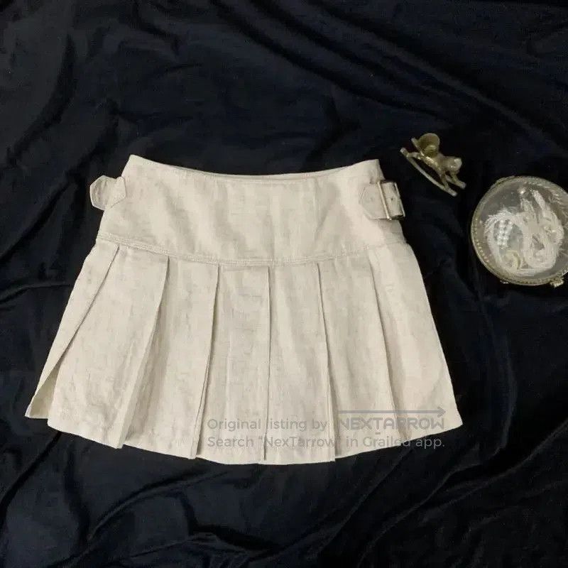 Burberry Burberry Pleated Skirt in Beige for Women. Size 24" / US 00 / IT 34 - 7 Thumbnail