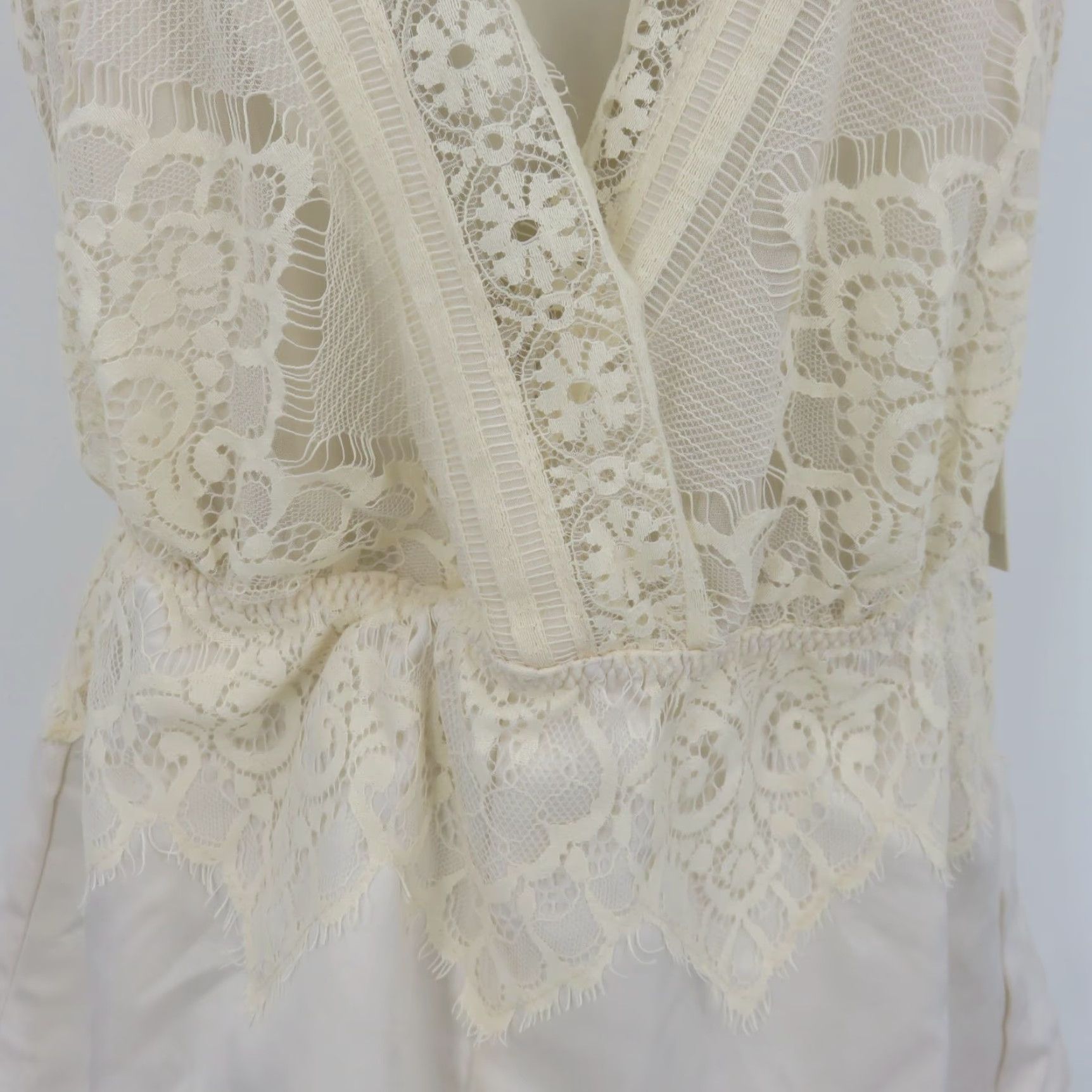Vintage Flora Nikrooz Women XS Cream Floral Lace Romper One Piece NEW Size 26" / US 2 / IT 38 - 3 Thumbnail