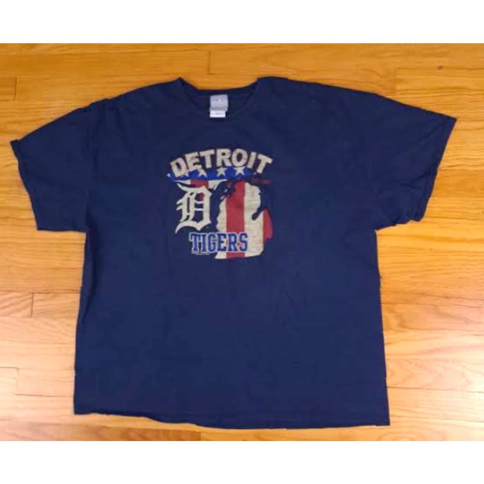 MLB VINTAGE Detroit Tigers Baseball Patrotic Michigan Map T-Shirt 3XL Navy MLB Shirt Mens Blue Crew Neck Short Sleeve Graphic Print Sports 90s Size US XXL / EU 58 / 5 - 3 Thumbnail