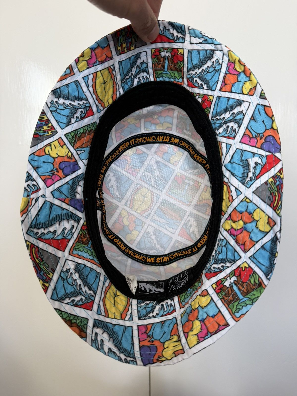 Aaron Kai AARON KAI FOR OFFICIAL BUCKET HAT ALL OVER POP ART ASS BOOBS Size ONE SIZE - 12 Thumbnail