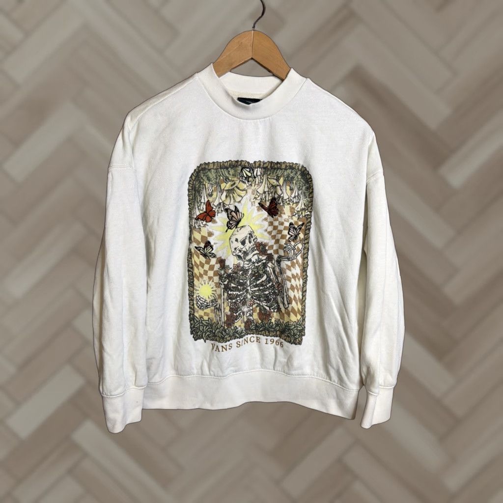Vans VANS Ivory Skull Graphic Pullover Sweatshirt Size XS User: VANS Ivory Skull Graphic Pullover Sweatshirt Size XS Size XS / US 0-2 / IT 36-38 - 1 Thumbnail