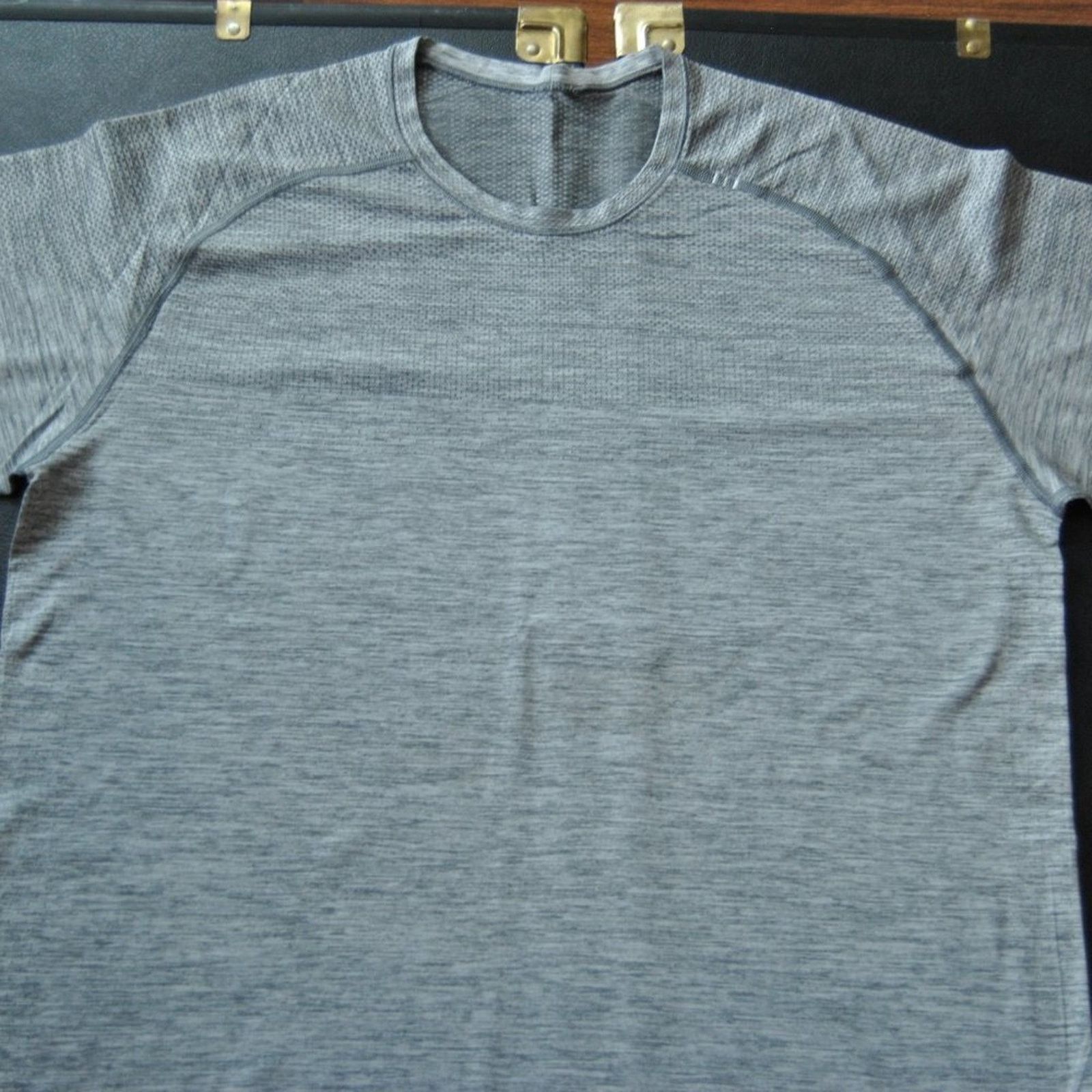 Lululemon Lululemon Metal Vent Tech Long Sleeve Shirt Size US L / EU 52-54 / 3 - 3 Thumbnail
