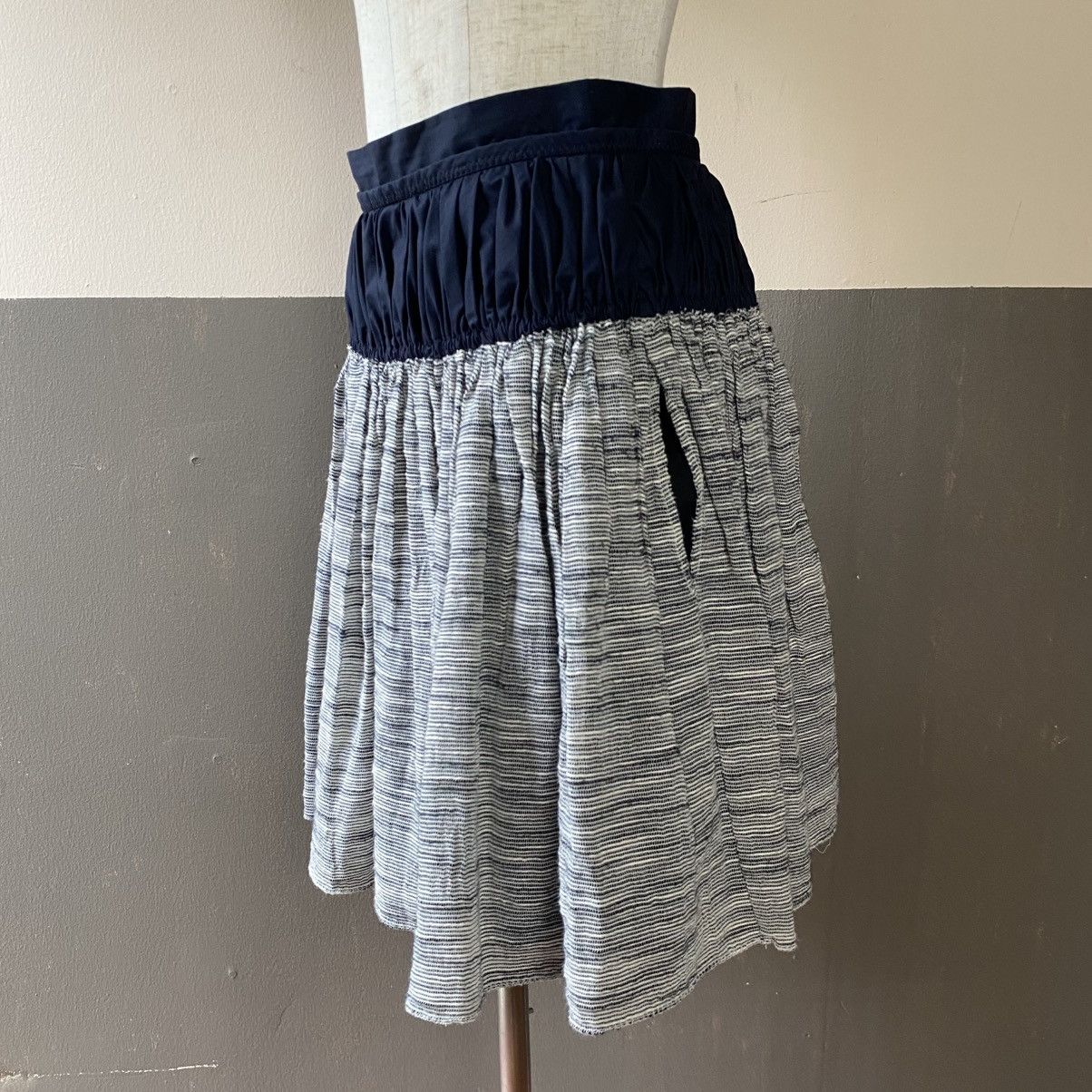 Carven CARVEN Navy Contrast Gathered Skirt Size 26" / US 2 / IT 38 - 6 Thumbnail