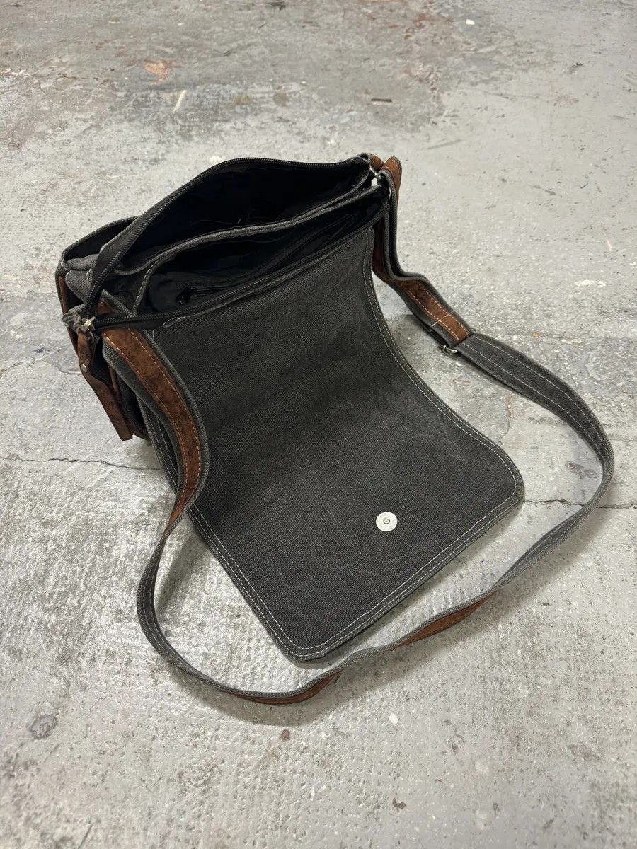 Dolce & Gabbana 2000s Dolce & Gabbana Converse Trompe L’Oeil Leather Shoulder Bag Size ONE SIZE - 9 Thumbnail