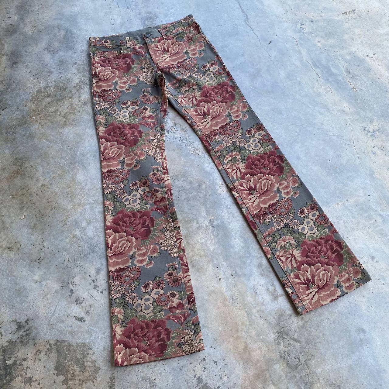 20471120 BJ5-22 Japan Flare CHEALSEA OLD FLOWERpant SLIMFIT LOWRISE Size US 28 / EU 44 - 6 Thumbnail