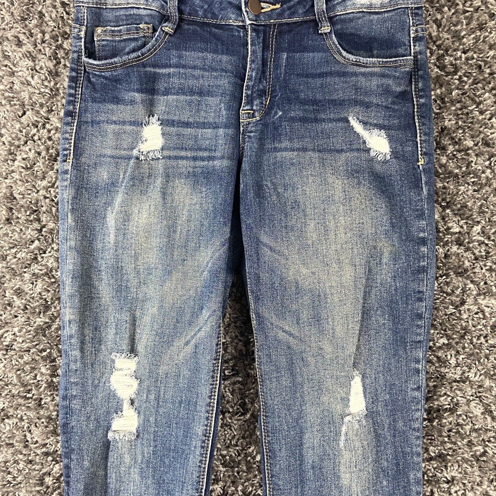 Forever 21 FOREVER 21 Distressed Jeans Women’s Skinny Blue 26 Color Blue Size 26 Womens Size 26" / US 2 / IT 38 - 3 Thumbnail