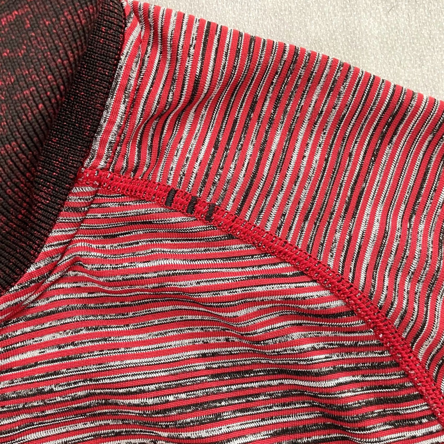 Lululemon Lululemon Shirt Polo Adult Medium M Black Red Metal Vent Tech Short Sleeve Mens Size US M / EU 48-50 / 2 - 4 Thumbnail