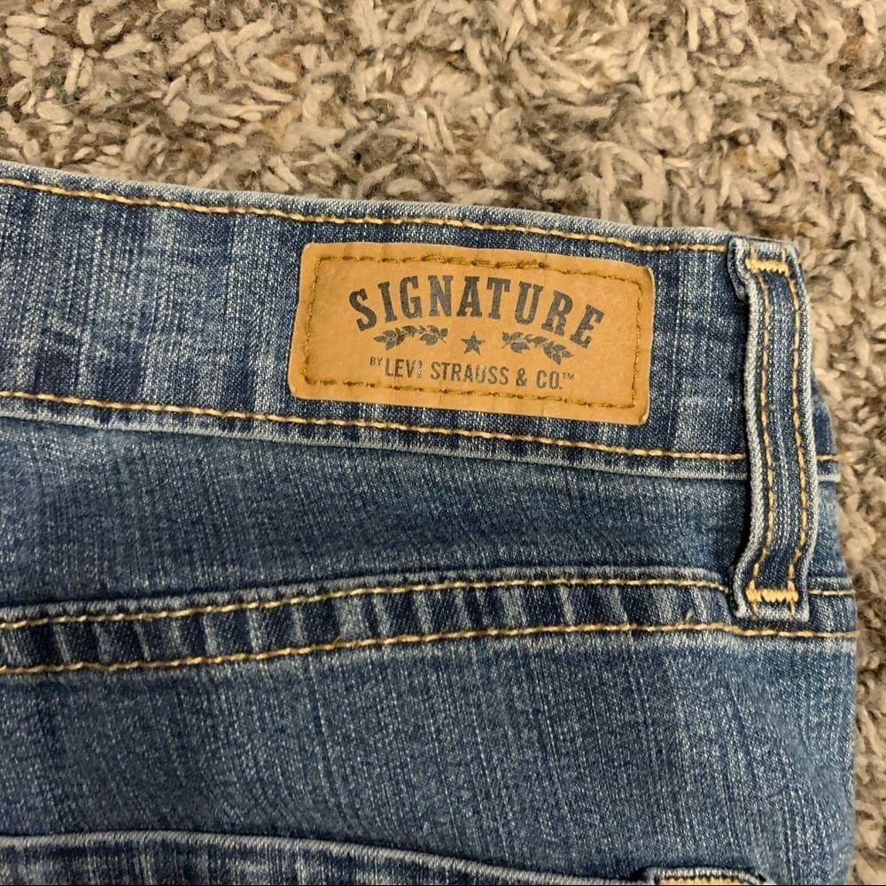 Levi's Women’s Signature Levi Shorts Size 28" / US 6 / IT 42 - 5 Thumbnail