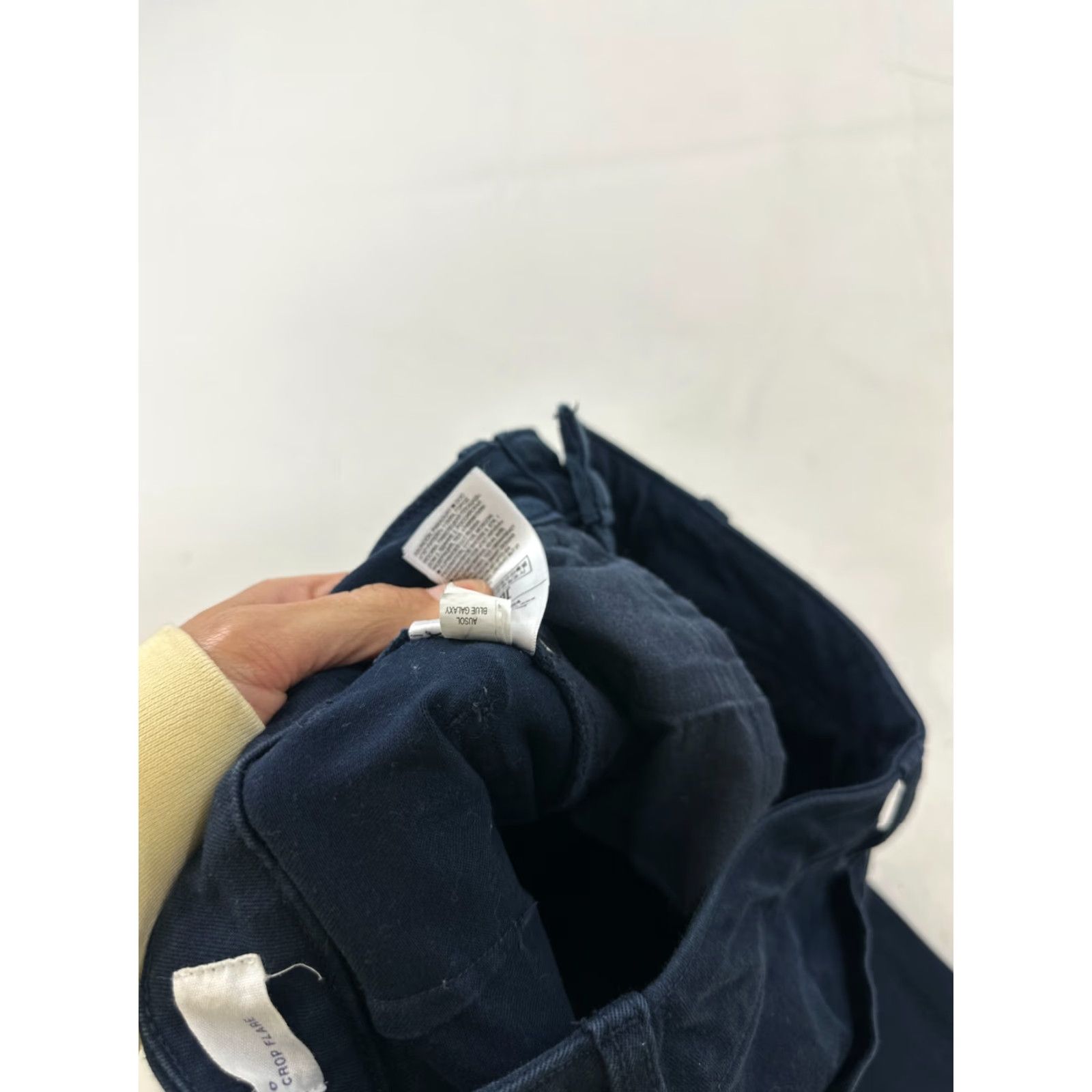 Gap Gap Jeans Women 0 Blue Cropped Flare Pockets High Rise Button Fly Stretch Dark Wash Denim Adults Womens Size 25" / US 0 / IT 36 - 7 Thumbnail