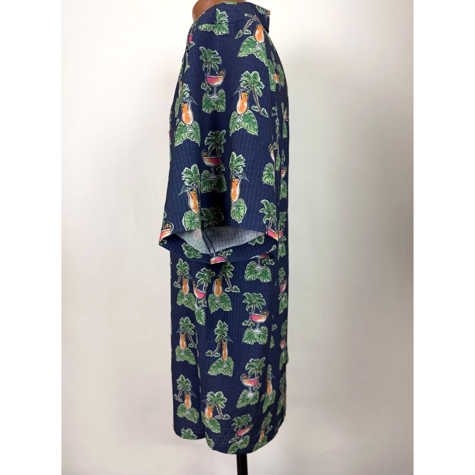 Tommy Bahama Tommy Bahama IslandZone Shirt Men XXL Cocktail Hawaiian Luau Tiki Aloha Blue Floral Short Sleeve Button-Up Collared Size US XXL / EU 58 / 5 - 7 Thumbnail
