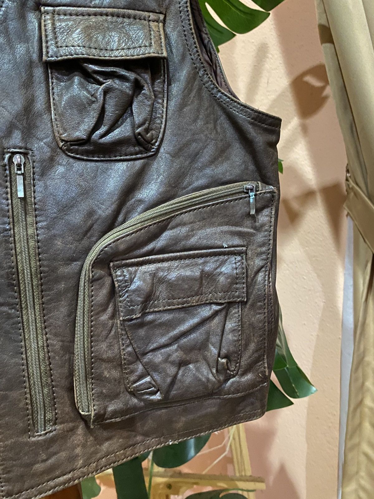 Other Vintage Big Bear Leather Utility Vest Multi-Pocket Zip Front Size US M / EU 48-50 / 2 - 8 Thumbnail