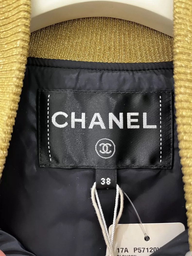 Chanel Chanel Metropolitan Show Black Gold Diamond Goose Down Jac Size XS / US 0-2 / IT 36-38 - 2 Thumbnail